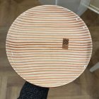 Assiettes en terre cuite rayées Casa Cubista