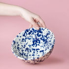 Saladier en céramique moucheté bleu