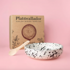 Grande assiette à râper en céramique noir et blanc