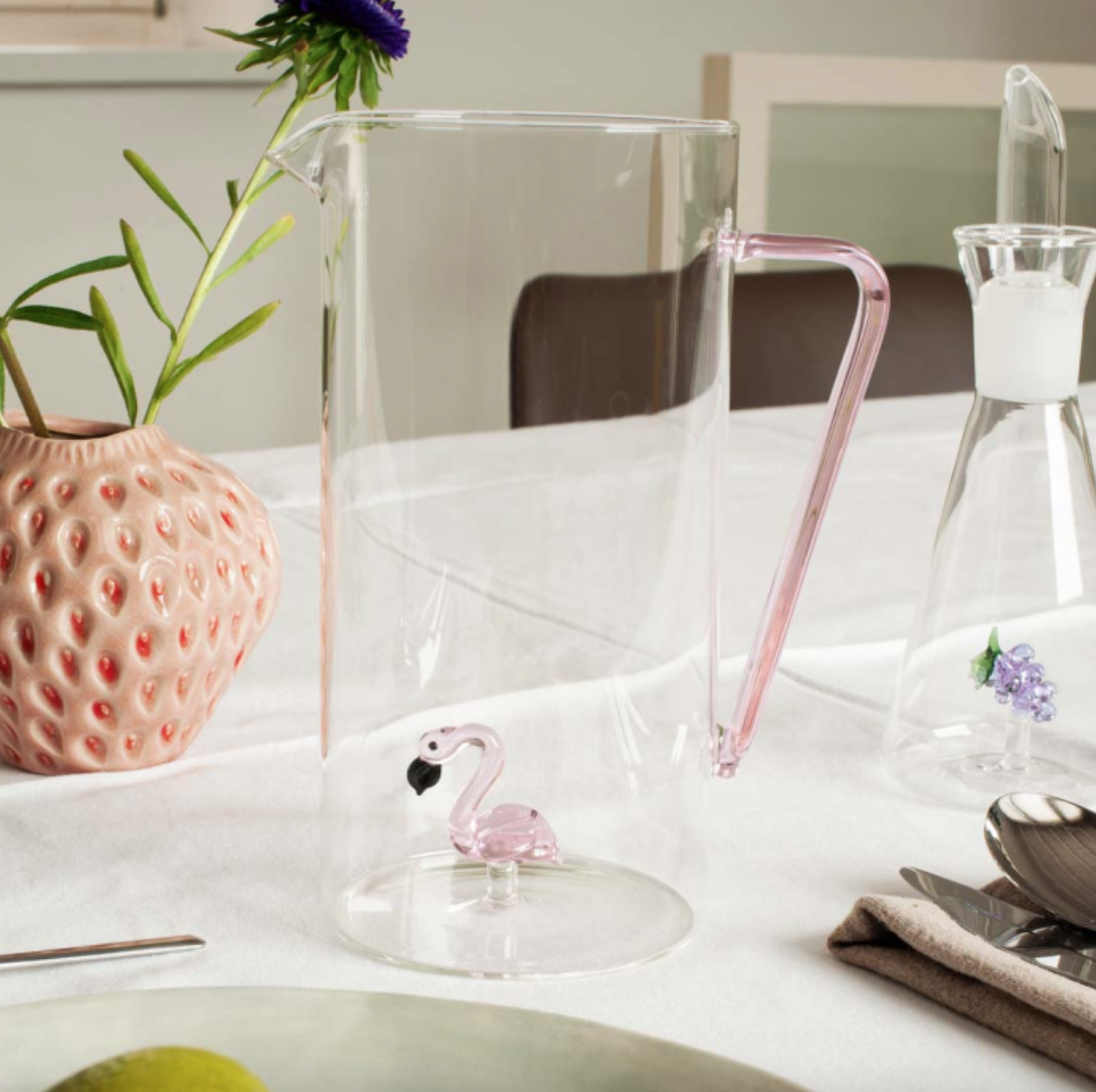 Pichet en verre avec figurine Flamant rose