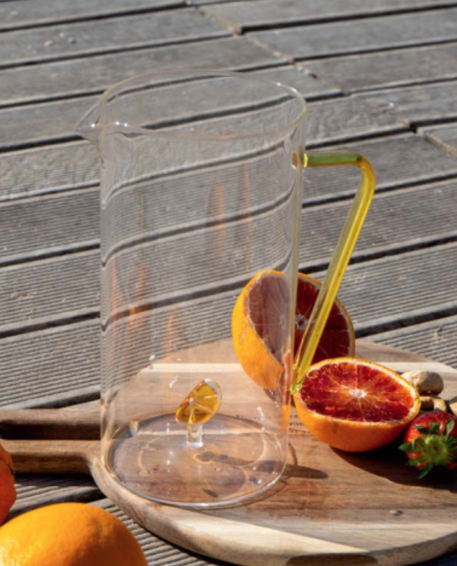 Pichet en verre avec figurine Orange