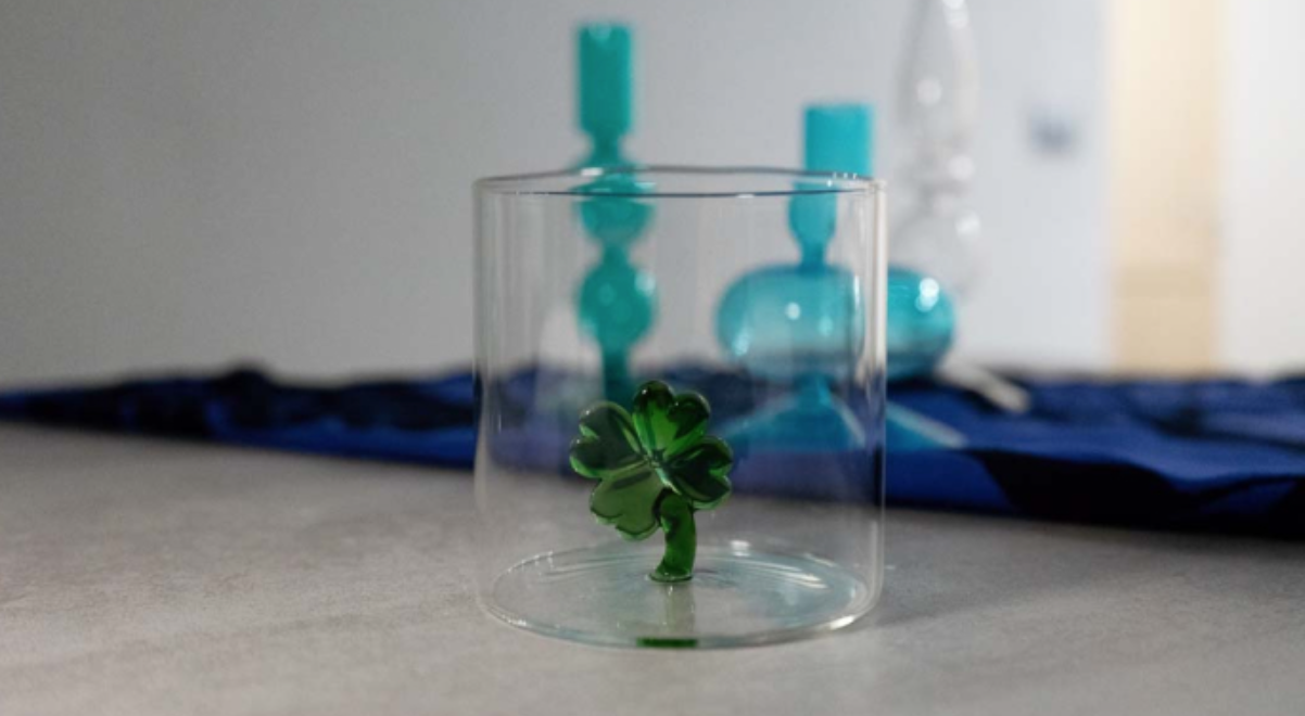 Verre avec figurine Trèfle